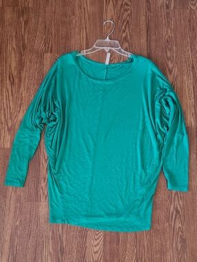 Women’s Emerald Green Long Sleeve Dolman Top